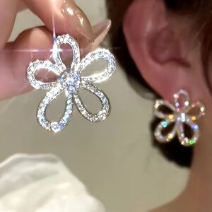 Elegant Silver Flower Earrings